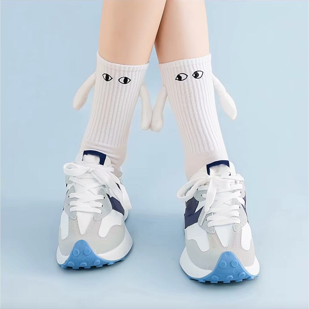 2 Pairs Magnetic Holding Hands Socks Funny Gift Unisex White NEW